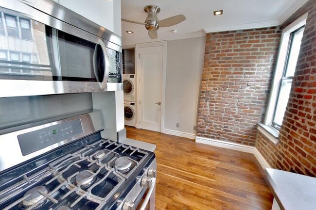 416 E 13th St in New York, NY - Building Photo - Building Photo