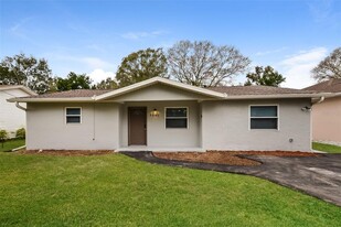 3602 Stardust Pl in Sarasota, FL - Building Photo