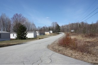 Cascade Leisure Park in Farmington, ME - Building Photo - Building Photo