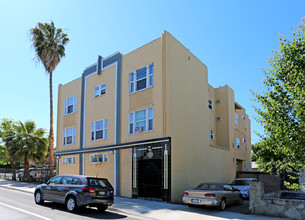 25-45 W 10th St in Pittsburg, CA - Building Photo - Building Photo