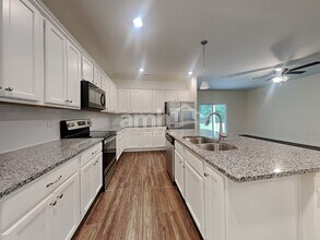 5825 Hampton Creek Rd in Jacksonville, FL - Building Photo - Building Photo