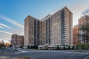 3800 Fairfax Dr, Unit 501 in Arlington, VA - Building Photo