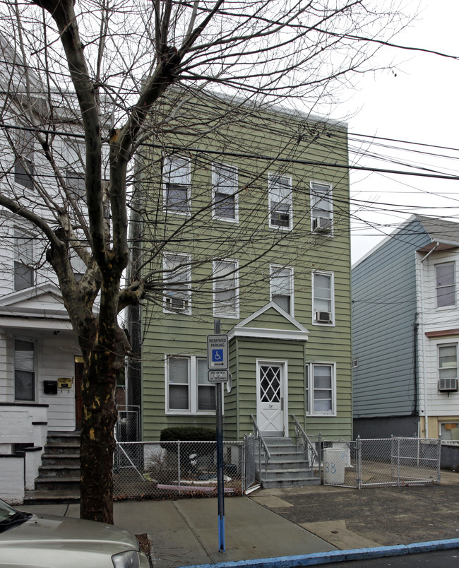 38 Wales Ave in Jersey City, NJ - Foto de edificio - Building Photo