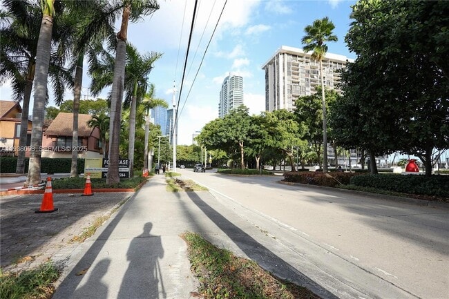 1918 Brickell Ave, Unit 201 in Miami, FL - Building Photo - Building Photo