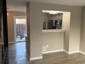 7806 Barkwood Dr in Columbus, OH - Building Photo - Building Photo