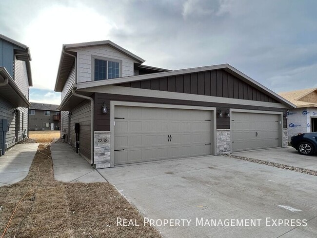 3 Bed 2.5 Bath Townhome in Sioux Falls, SD - Building Photo - Building Photo