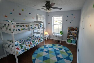 912 Lyme Brook Ln in Charlotte, NC - Foto de edificio - Building Photo