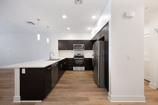 Palomar Station in San Marcos, CA - Foto de edificio - Building Photo