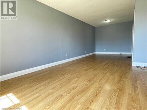 624 College Ave W in Guelph, ON - Building Photo - Building Photo
