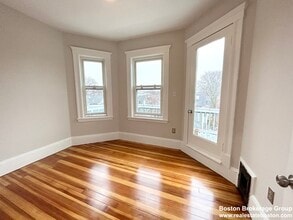 20 Dawes St, Unit 3 in Boston, MA - Building Photo - Building Photo