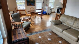 28 Bates St, Unit 2 in Lewiston, ME - Building Photo