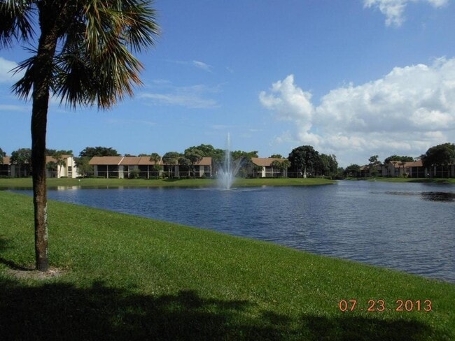 1238 S Military Trail in Deerfield Beach, FL - Building Photo - Building Photo