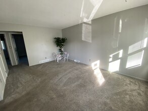 3312 SE 5th St in Des Moines, IA - Building Photo - Building Photo