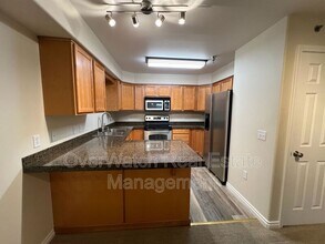 11351 Discovery View Dr in Anchorage, AK - Building Photo - Building Photo