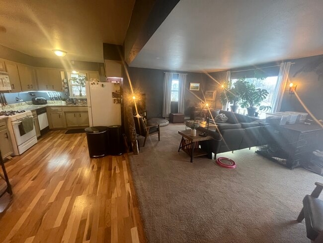 12109 W Bluemound Rd in Wauwatosa, WI - Building Photo - Building Photo
