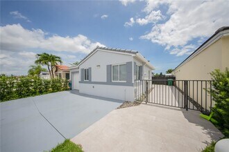 17079 SW 142nd Pl in Miami, FL - Building Photo - Building Photo