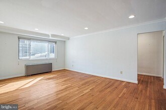 95 E Wayne Ave in Silver Spring, MD - Building Photo - Building Photo