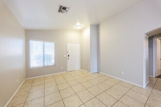 13117 N El Frio St in El Mirage, AZ - Foto de edificio - Building Photo