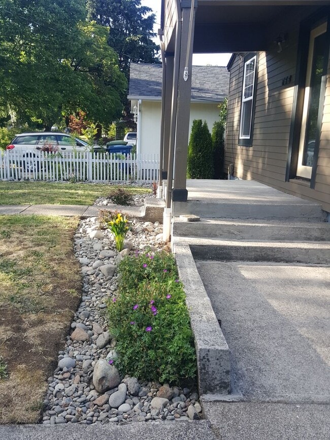 766 20th St NE in Salem, OR - Building Photo - Building Photo