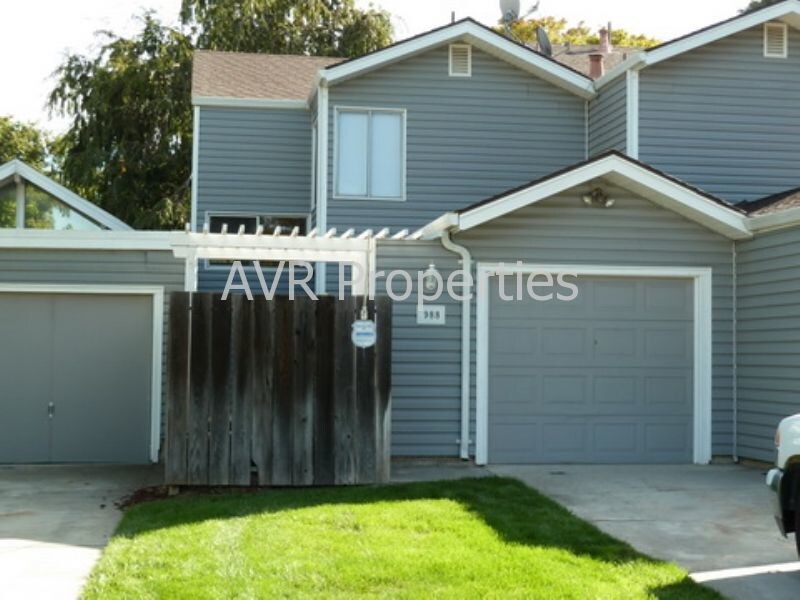 988 Del Norte Dr in Livermore, CA - Building Photo