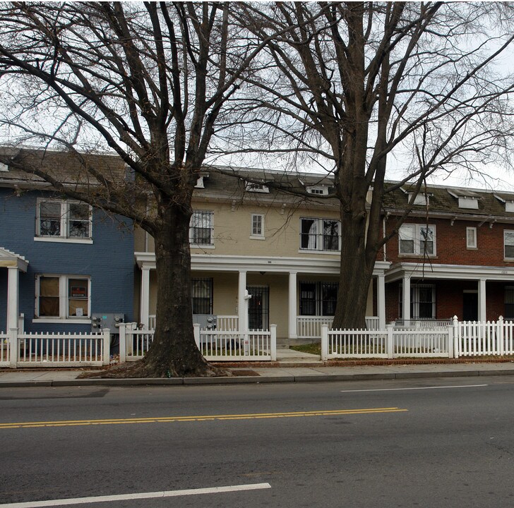 1660 West Virginia Ave NE in Washington, DC - Building Photo