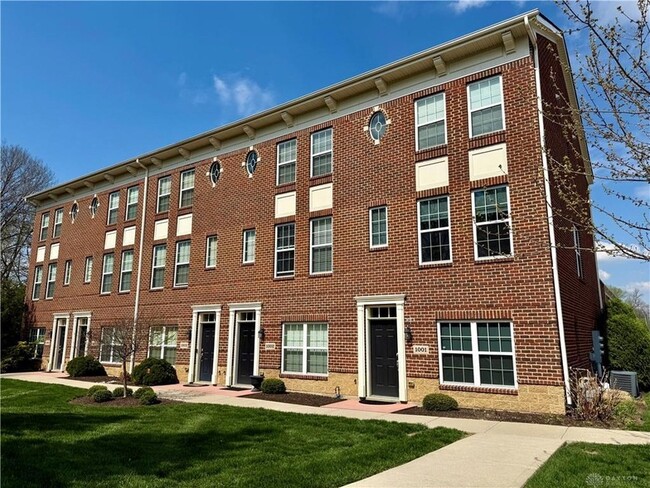 property at 1004 Parklake Row