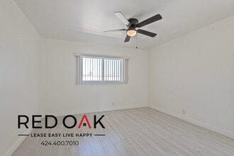 7915 Vineland Ave, Unit 21 in Los Angeles, CA - Building Photo - Building Photo