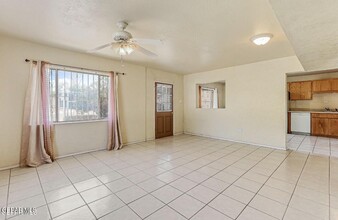 304 5th St in Sunland Park, NM - Building Photo - Building Photo