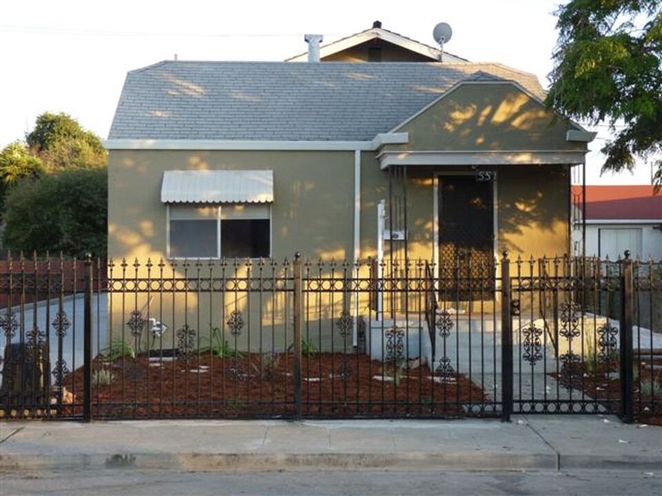 551 Dean St in Hayward, CA - Building Photo