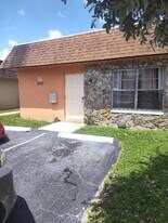 2961 NW 43 Terrace in Lauderdale Lakes, FL - Building Photo