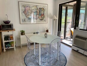 2325 42nd St NW, Unit 418 in Washington, DC - Building Photo - Building Photo