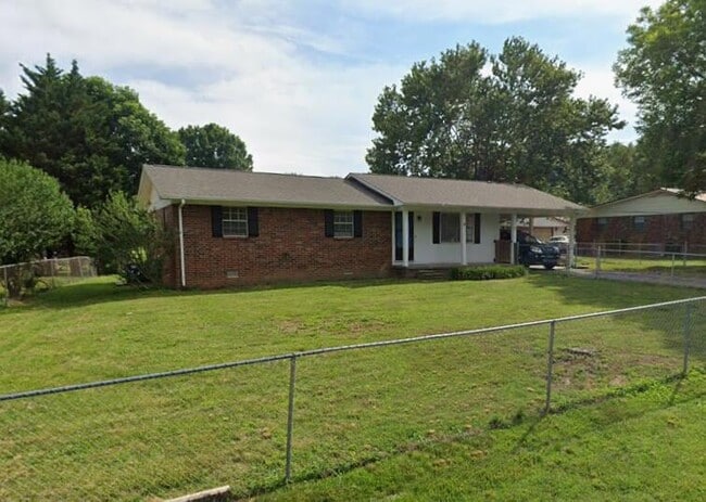 208 SE Dockery Ln in Cleveland, TN - Building Photo - Building Photo