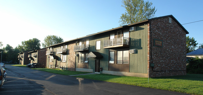 North Town Apartments in North Syracuse, NY - Foto de edificio - Building Photo