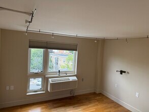 66 Winchester St in Brookline, MA - Building Photo - Building Photo