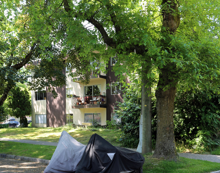 2280 Vine St in Vancouver, BC - Building Photo