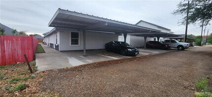 424 W Chavez St, Unit 4 in Edinburg, TX - Building Photo - Building Photo