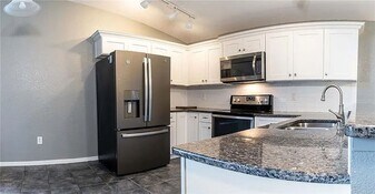 2262 Garden Chase Dr in Lakeland, FL - Building Photo