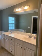 2186 Heathrow Dr in Tallahassee, FL - Foto de edificio - Building Photo