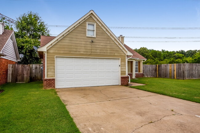 2902 Connor Reed Dr in Horn Lake, MS - Foto de edificio - Building Photo