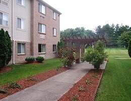 5910 Hessen Cassel Rd in Fort Wayne, IN - Building Photo - Building Photo