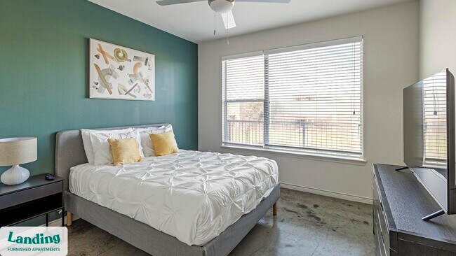750 Fort Worth Ave in Dallas, TX - Building Photo - Building Photo