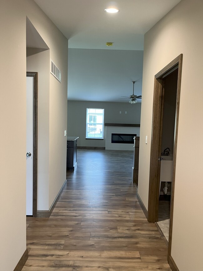 5940 Arrow Ridge Rd, Unit 211 in Fairview Heights, IL - Building Photo - Building Photo