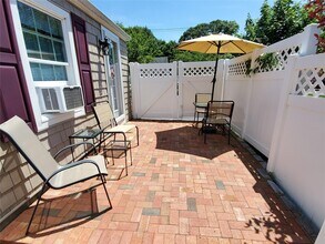 9 Harbor Hill Rd in East Setauket, NY - Building Photo - Building Photo