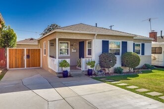 6504 W 84th Pl in Los Angeles, CA - Building Photo - Building Photo