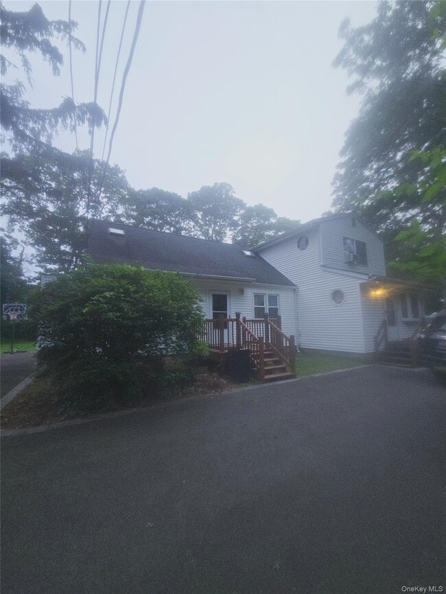 property at 282 Whittier Dr