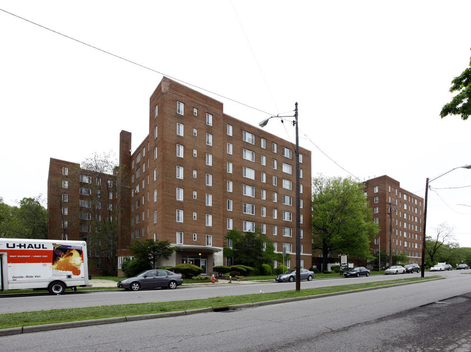 Forest Hill Park Apartments in Cleveland, OH - Building Photo