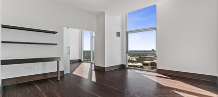 860 Blackhawk W St, Unit 1108 in Chicago, IL - Building Photo - Building Photo