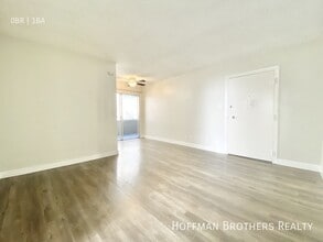 981 Elden Ave, Unit 19 in Los Angeles, CA - Foto de edificio - Building Photo