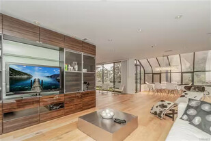 121 S Hope St, Unit 505 in Los Angeles, CA - Building Photo