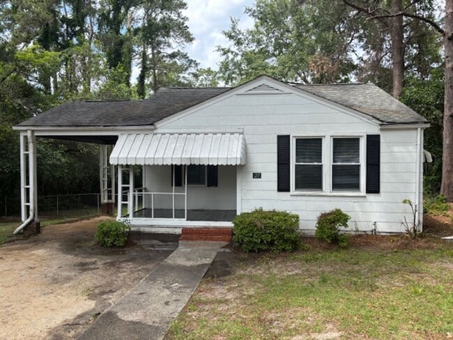property at 27 Bayview Dr